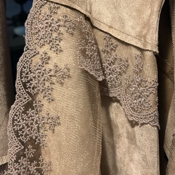 Camel Lace Jacket - Picture 4 of 6